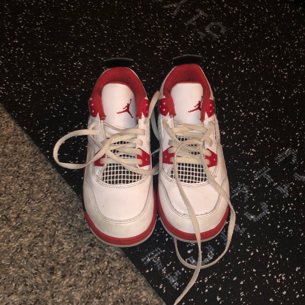 Jordan 4s